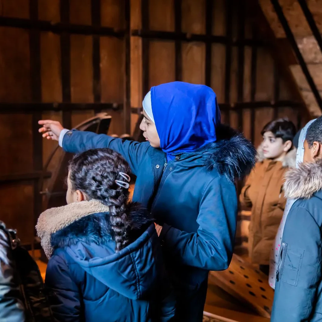Schilderijen en martelwerktuigen in het Museum de Gevangenpoort.