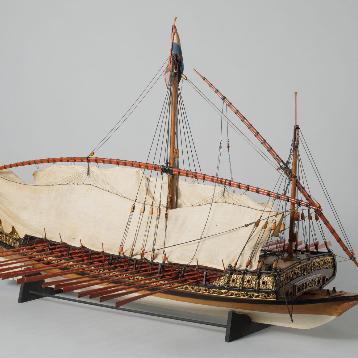 Model van een galei uit de 18e eeuw in het museum.