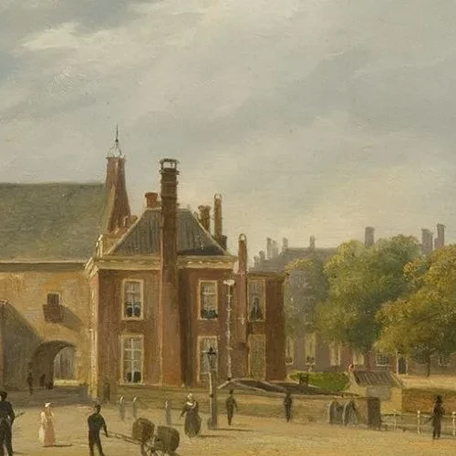 Historisch museum met schilderijen en oude martelwerktuigen.